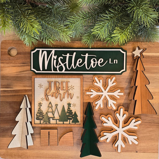 Mistletoe Tiered Tray Decor